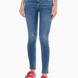 Calça Jeans Feminina Body Puídos Calvin Klein Jeans - Azul Médio Calça Jeans Feminina Body Puídos Calvin Klein Jeans Azul Médio 34