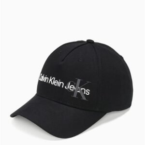 Boné Infantil Masculino de Sarja Aba Curva Estampa Logo Lateral Calvin Klein Jeans - Preto Boné Infantil Masculino de Sarja Aba Curva Estampa Logo Lateral Calvin Klein Jeans Preto m