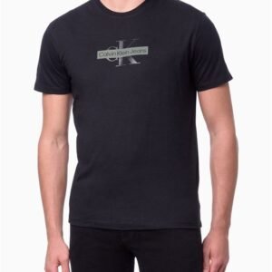 Camiseta Masculina Logo Gel Reissue Stripe Calvin Klein Jeans - Preto Camiseta Masculina Logo Gel Reissue Stripe Calvin Klein Jeans Preto Pp