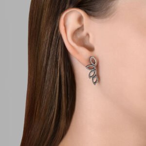 Brinco Ear Cuff Navete em Prata 925 com Ródio Negro e Topázios Incolores
