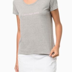 Camiseta Feminina Slim Logo Centralizado Calvin Klein Jeans - Cinza Camiseta Feminina Slim Logo Centralizado Calvin Klein Jeans Cinza p