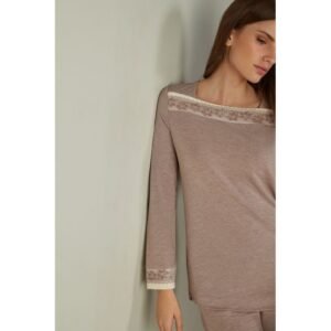 Blusa Manga Comprida Com Decote Em Barco Classic Beauty - Bege
