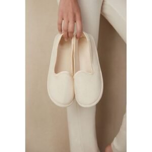 Chinelo Pantufa Fechada Estilo Friuliano - Bege - U