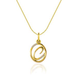 Pingente Letra C em Ouro Amarelo 18k com Diamantes